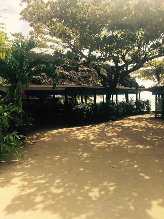 Vacations Beach Fale Hotel Manase ภายนอก รูปภาพ