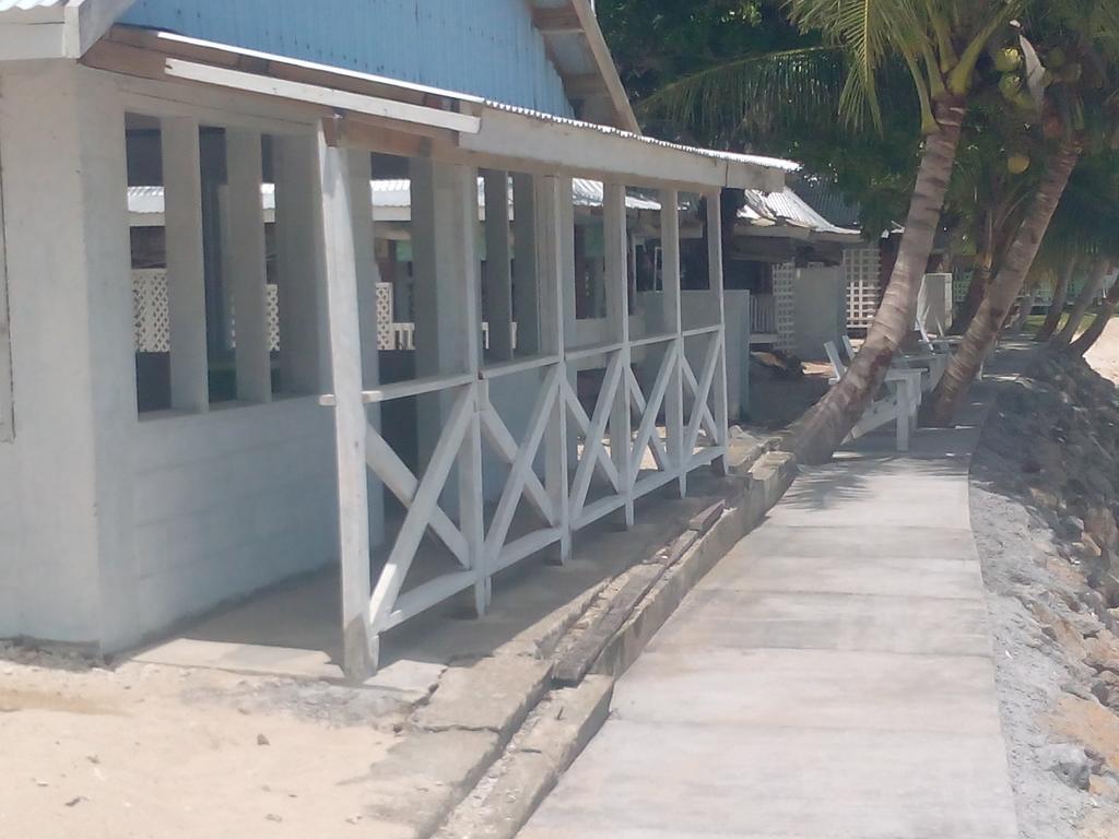 Vacations Beach Fale Hotel Manase ภายนอก รูปภาพ