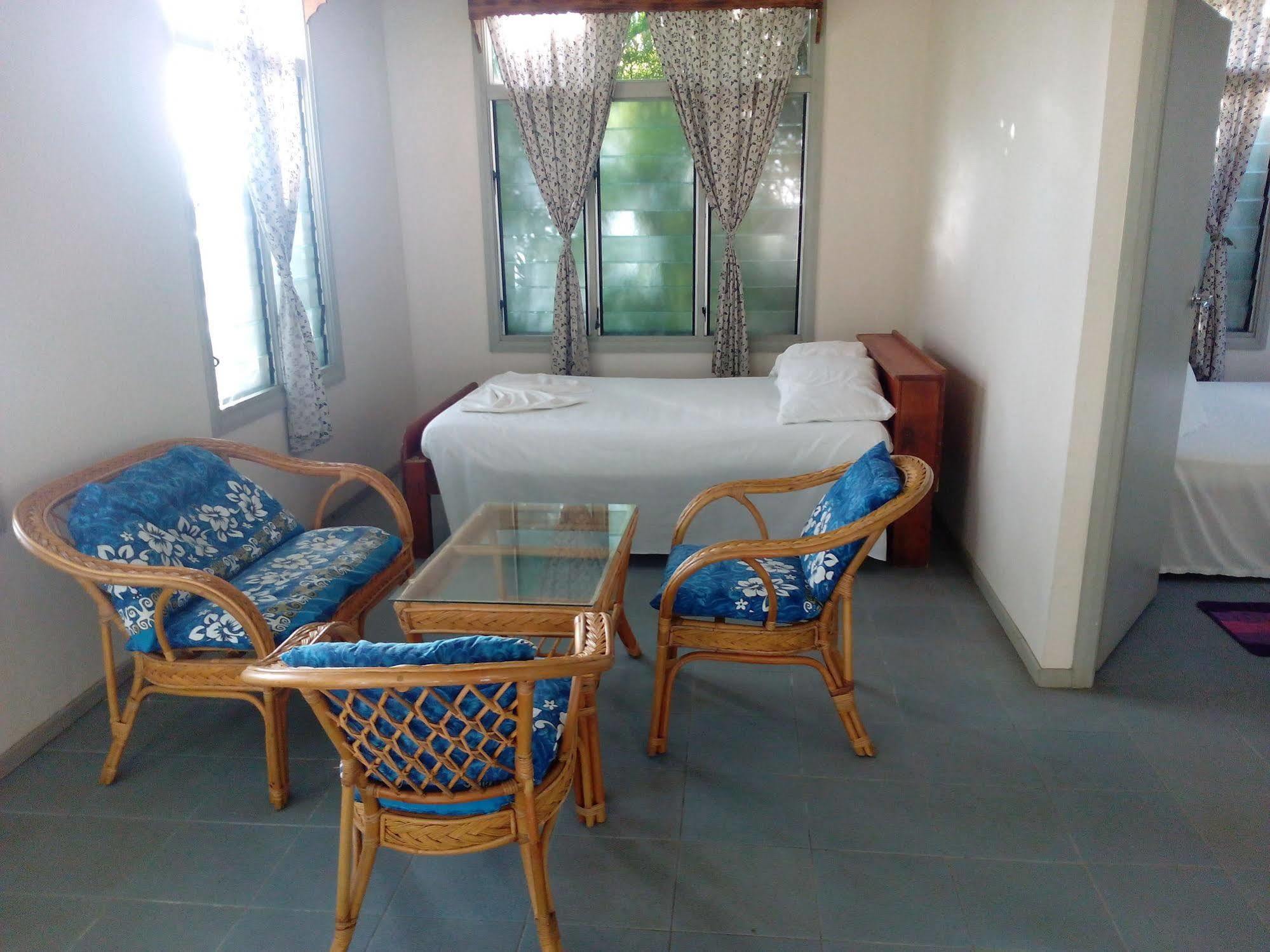 Vacations Beach Fale Hotel Manase ภายนอก รูปภาพ