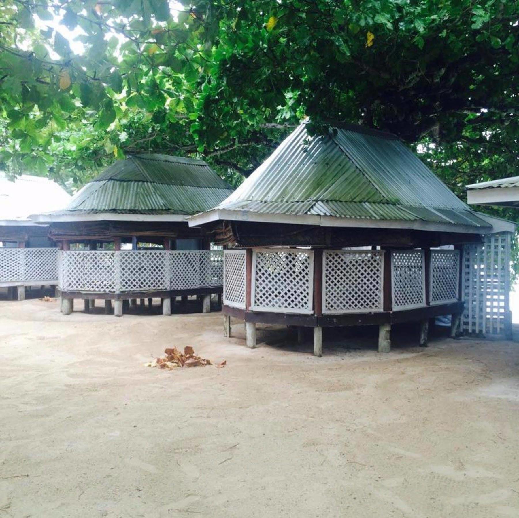 Vacations Beach Fale Hotel Manase ภายนอก รูปภาพ