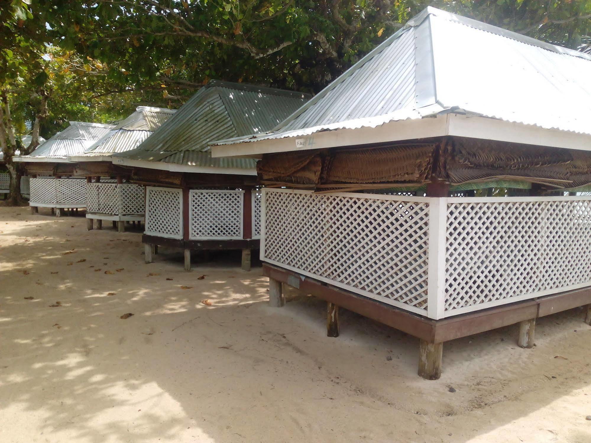 Vacations Beach Fale Hotel Manase ภายนอก รูปภาพ